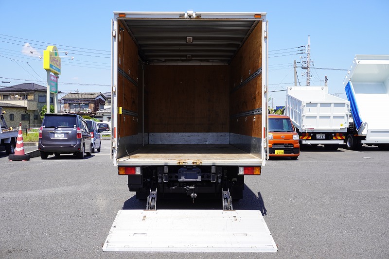 デュトロ　「ワイドロング」　アルミバン　積載２０００ｋｇ　格納パワーゲート　サイドドア　ラッシング２段　壁面フック　バックカメラ　社外ナビ　ＥＴＣ　ＬＥＤヘッドライト　左電格ミラー　９０度ストッパー　電動パーキングブレーキ　クリアランスソナー　衝突軽減ブレーキ　車線逸脱警報　６速ＭＴ！　車検「Ｒ８年３月まで！」17