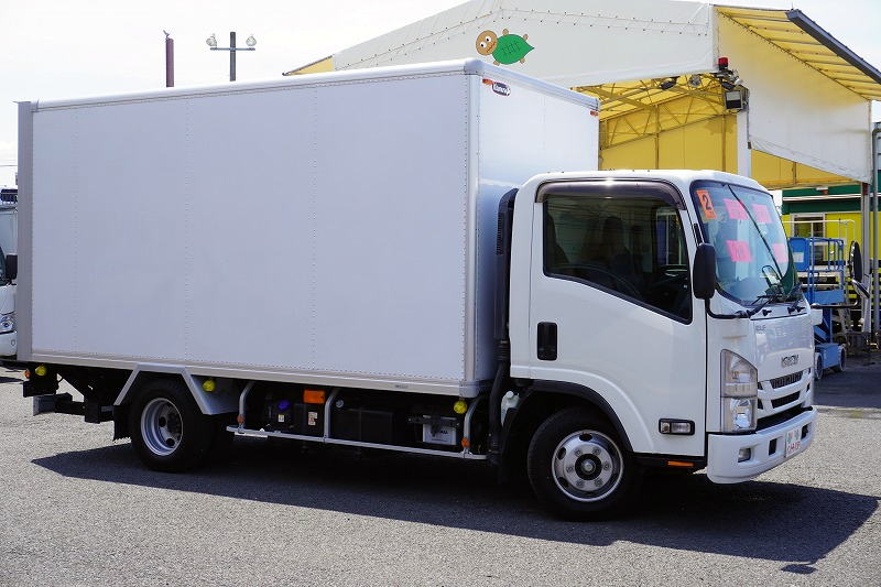 エルフ　「ワイドロング」　パネルバン　積載２０００ｋｇ　跳ね上げ式　パワーゲート　ラッシング２段　左電格ミラー　坂道発進補助　バックカメラ　ＥＴＣ２．０　オートエアコン　フォグランプ　ハイブリッド　北村製　ＡＴ車！4