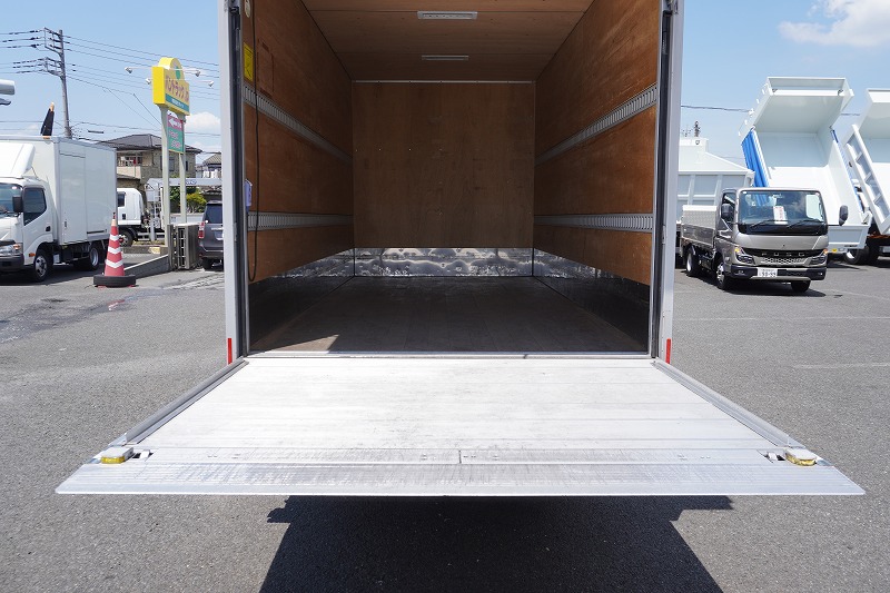 エルフ　「ワイドロング」　パネルバン　積載２０００ｋｇ　跳ね上げ式　パワーゲート　ラッシング２段　左電格ミラー　坂道発進補助　バックカメラ　ＥＴＣ２．０　オートエアコン　フォグランプ　ハイブリッド　北村製　ＡＴ車！23