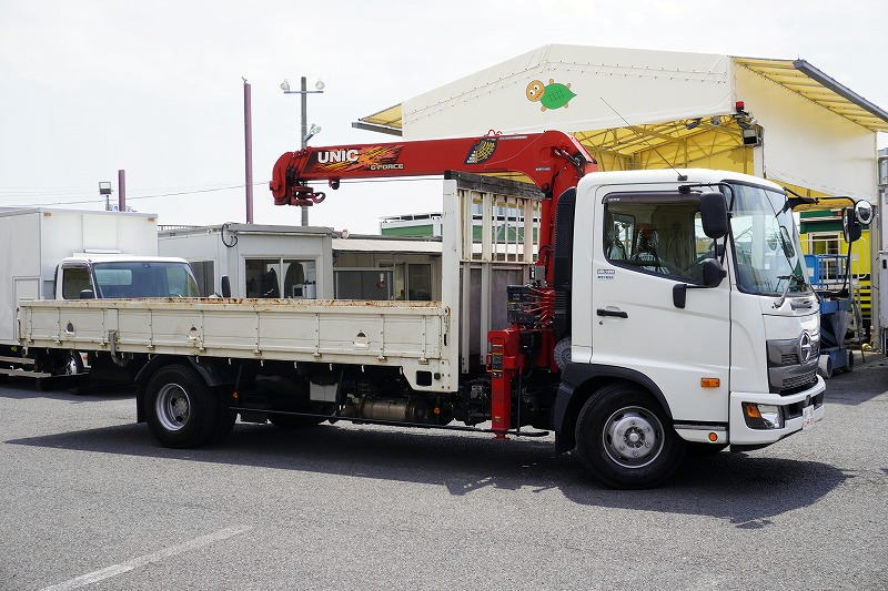 レンジャー　４トン　「標準幅　ベッドレス」　４段クレーン　積載２４５０ｋｇ　古河ユニック製　５．４ｍ長　ラジコン　フックイン　２．９３ｔ吊　セイコーラック　ロープ穴３対　ＥＴＣ　衝突軽減ブレーキ　車線逸脱警報　ＡＴ車！4