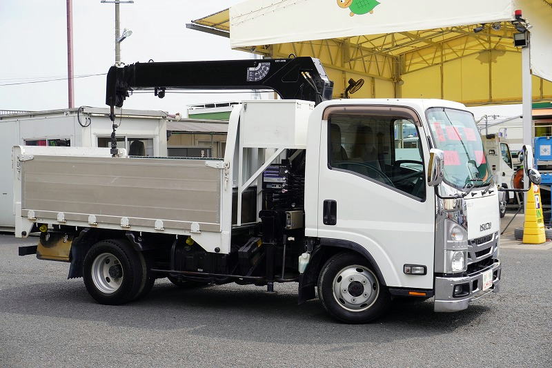 エルフ　「標準幅　セミロング　４ＷＤ」　４段クレーン　積載２０００ｋｇ　タダノ製　ラジコン　２．６３ｔ吊　アルミブロック　鳥居左右工具箱　荷台鉄板張り　左電格ミラー　バックカメラ　ＥＴＣ　フォグランプ　メッキパーツ　ＡＴ車！　車検「Ｒ８年１月まで！」4
