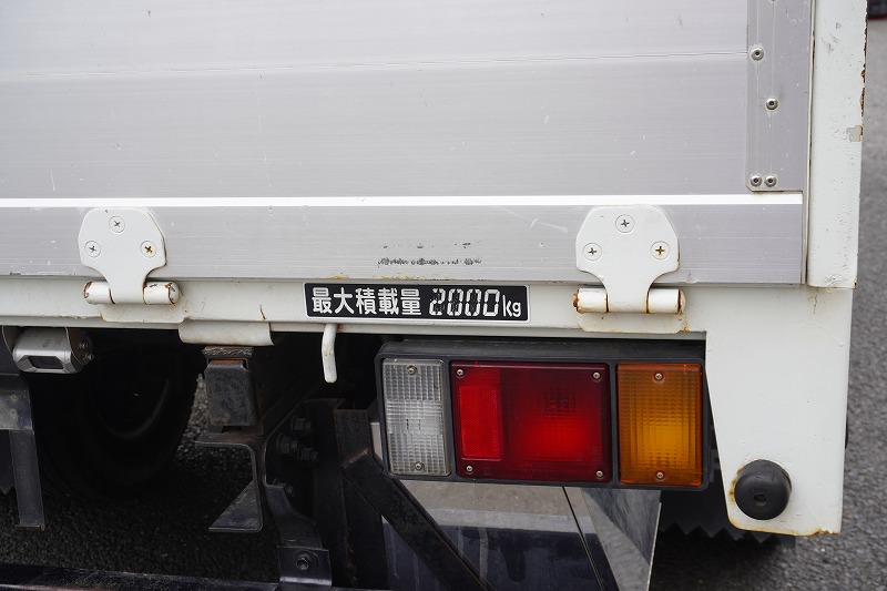 エルフ　「標準幅　セミロング　４ＷＤ」　４段クレーン　積載２０００ｋｇ　タダノ製　ラジコン　２．６３ｔ吊　アルミブロック　鳥居左右工具箱　荷台鉄板張り　左電格ミラー　バックカメラ　ＥＴＣ　フォグランプ　メッキパーツ　ＡＴ車！　車検「Ｒ８年１月まで！」16