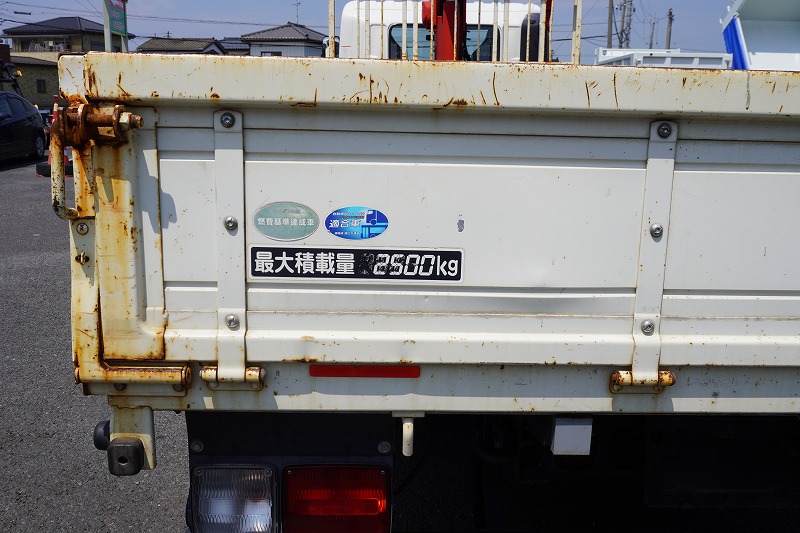 レンジャー　４トン　「標準幅　ベッドレス」　４段クレーン　積載２５００ｋｇ　古河ユニック製　５．４ｍ長　ラジコン　フックイン　２．９３ｔ吊　セイコーラック　ロープ穴３対　坂道発進補助　メッキホイールライナー　ＥＴＣ　衝突軽減ブレーキ　車線逸脱警報　６速ＭＴ！18