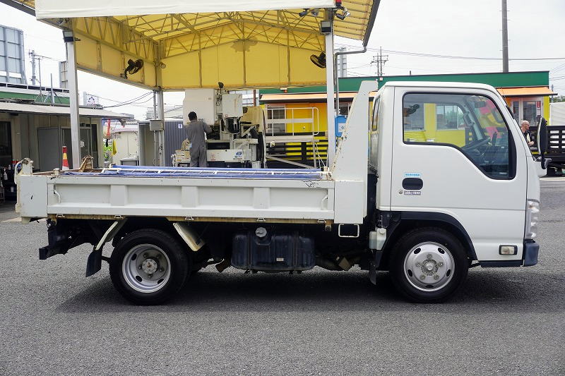 エルフ　強化ダンプ　極東製　積載２０００ｋｇ　三方開　手動コボレーン　鳥居アングル補強　ダンプピン　ＥＴＣ　フルフラットロー　ＡＴ車！3