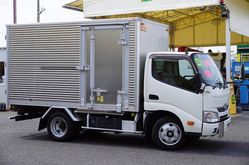 デュトロ　１０尺　アルミバン　積載２９５０ｋｇ　両側サイドドア　ラッシング２段　ジョルダー２列　バックカメラ　社外ナビ　ＥＴＣ　左電格ミラー　フォグランプ　トランテックス製　ＡＴ車！　車検「Ｒ７年１０月まで！」4
