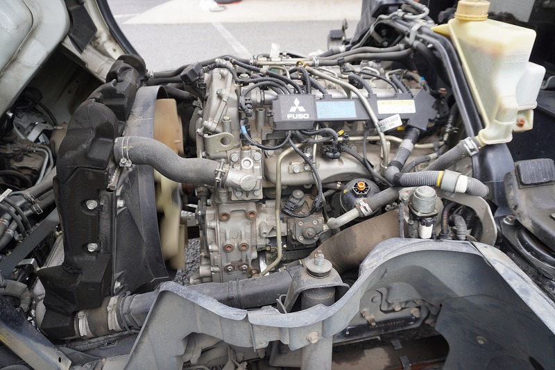 キャンター　高所作業車　アイチ製（ＳＢ１０Ａ）　最大地上高９．７ｍ　ＦＲＰバケット　バケット積載荷重２００ｋｇ　積載３００ｋｇ　工具入れ　ジョイスティックタイプ　アワーメーター：７６５１ｈ　左電格ミラー　バックカメラ　フォグランプ　通信工事仕様！ＡＴ車！14