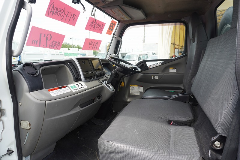 キャンター　高所作業車　アイチ製（ＳＢ１０Ａ）　最大地上高９．７ｍ　ＦＲＰバケット　バケット積載荷重２００ｋｇ　積載３００ｋｇ　工具入れ　ジョイスティックタイプ　アワーメーター：７６５１ｈ　左電格ミラー　バックカメラ　フォグランプ　通信工事仕様！ＡＴ車！42