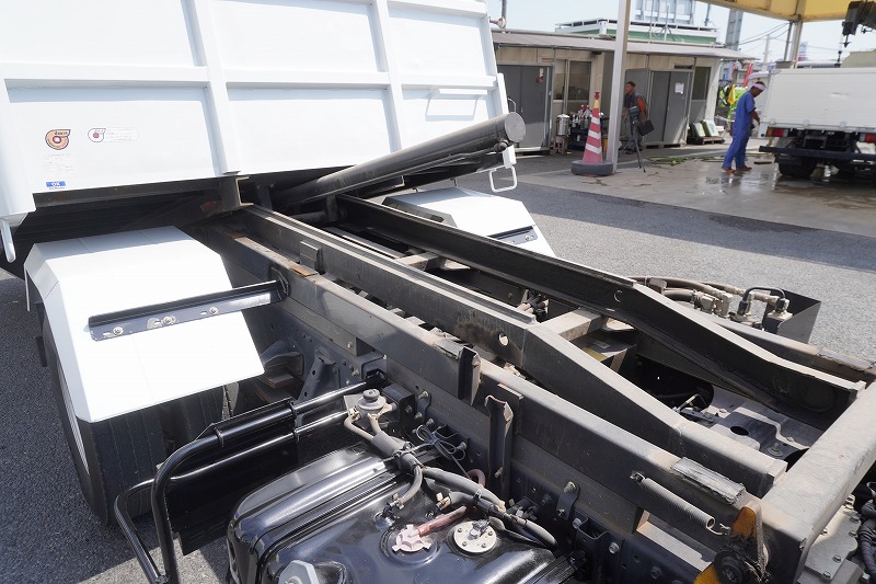 エルフ　「ワイド」　強化　ローダーダンプ　新明和製　一方開　積載３７５０ｋｇ　スライド用ラジコン　ＥＴＣ　ダンプピン　壁面フック３対　ＡＴ車！26