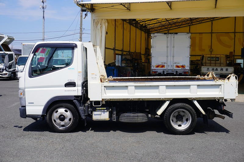 キャンター　強化ダンプ　新明和製　積載２０００ｋｇ　三方開　手動コボレーン　鳥居アングル補強　ダンプピン　ＥＴＣ　坂道発進補助　車線逸脱警報　フルフラットロー　ＡＴ車！1
