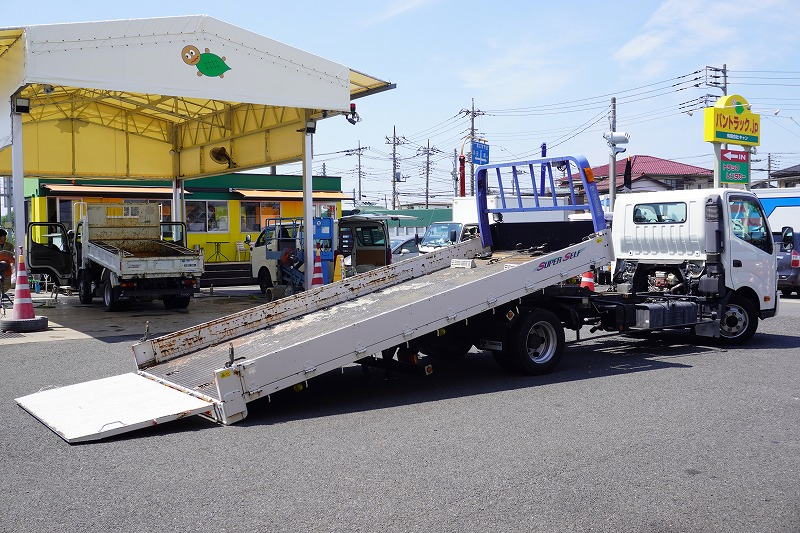 デュトロ　「ワイド超ロング」　セーフティーローダー　一般用　タダノ製　積載３５００ｋｇ　ウインチ　ラジコン　床フック１０対　三方開　フォグランプ　スマートキー　電動パーキングブレーキ　左電格ミラー　ＥＴＣ　ＡＴ車！フロント画像