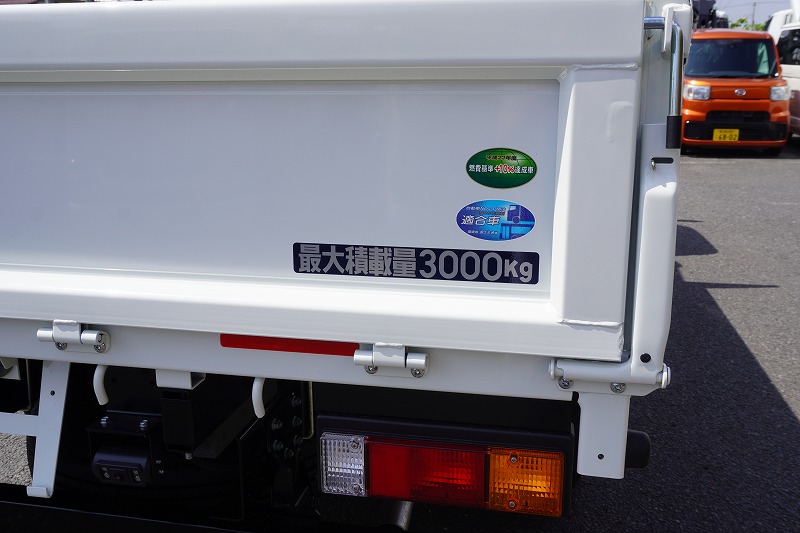 （未使用）　キャンター　「標準幅　ロング」　４段クレーン　積載３０００ｋｇ　タダノ製　ラジコン　フックイン　２．９３ｔ吊　セイコーラック　左電格ミラー　坂道発進補助　バックカメラ　ＥＴＣ　フォグランプ　スマートキー　衝突軽減ブレーキ　車線逸脱警報　５速ＭＴ！　車検「Ｒ９年５月まで！」16