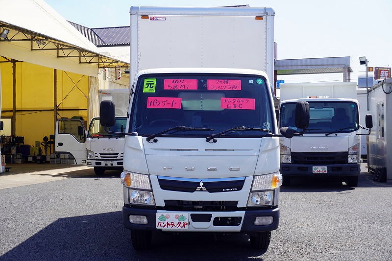 キャンター　１０尺　アルミバン　積載２０００ｋｇ　サイドドア　跳ね上げ式　オートターン式垂直パワーゲート　ラッシング２段　バックカメラ　ＥＴＣ　左電格ミラー　坂道発進補助　フォグランプ　衝突軽減ブレーキ　車線逸脱警報　パブコ製　５速ＭＴ！希少車！！0