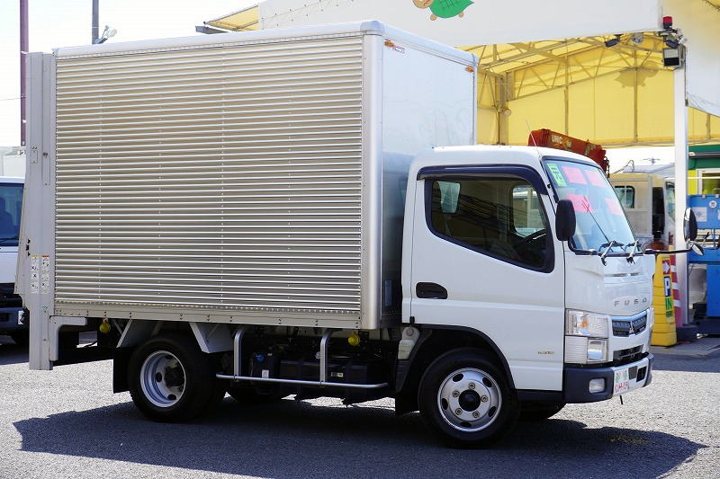 キャンター　１０尺　アルミバン　積載２０００ｋｇ　サイドドア　跳ね上げ式　オートターン式垂直パワーゲート　ラッシング２段　バックカメラ　ＥＴＣ　左電格ミラー　坂道発進補助　フォグランプ　衝突軽減ブレーキ　車線逸脱警報　パブコ製　５速ＭＴ！希少車！！3