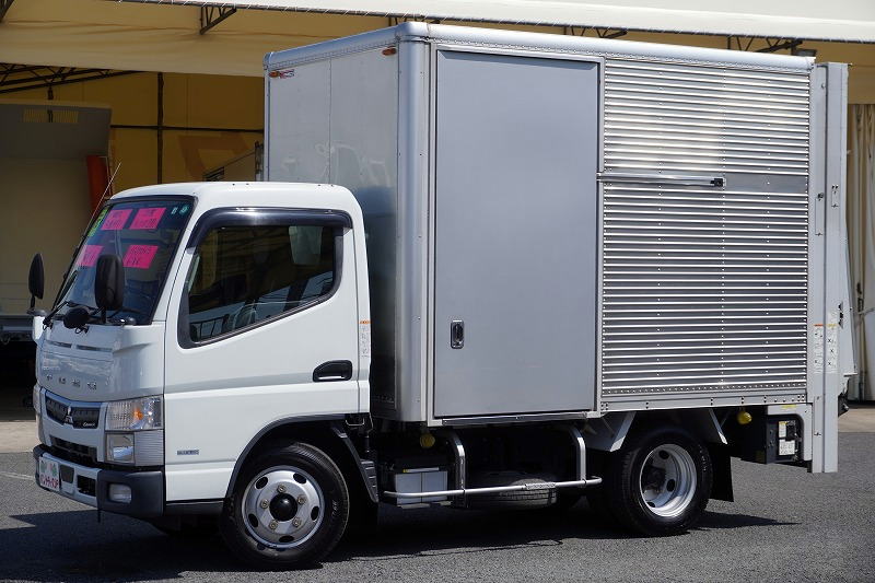キャンター　１０尺　アルミバン　積載２０００ｋｇ　サイドドア　跳ね上げ式　オートターン式垂直パワーゲート　ラッシング２段　バックカメラ　ＥＴＣ　左電格ミラー　坂道発進補助　フォグランプ　衝突軽減ブレーキ　車線逸脱警報　パブコ製　５速ＭＴ！希少車！！7