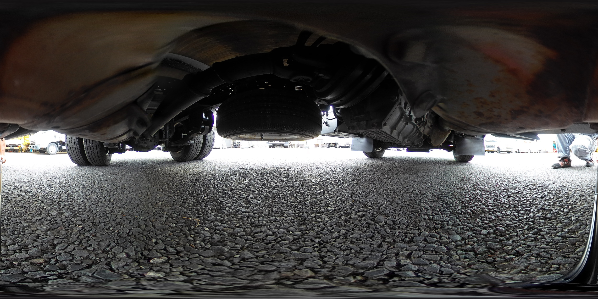 デュトロ　「標準幅　ショート」　平ボディー　積載２０００ｋｇ　三方開　全低床　左電格ミラー　ＥＴＣ　５速ＭＴ！2