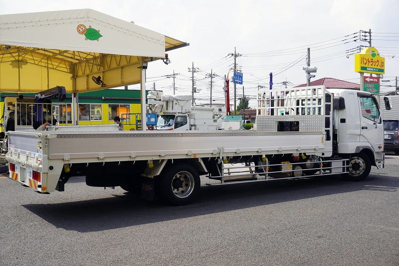 ファイター　増トン　「ワイド　ベッド付」　重機運搬車　タダノ製ハイジャッキ　美川ボディー製造りボディー　積載４９００ｋｇ　ウインチ　ラジコン　アユミ板掛け　アルミブロック　アオリ上部プロテクター付き　三方開　鳥居ラダー＆下部シマ板張り　床フック　アルミホイール　メッキパーツ　社外ナビ　フルセグＴＶ　ＥＴＣ　バックカメラ　坂道発進補助　６速ＭＴ！中型免許対応！希少車！！　車検「Ｒ８年２月まで！」6