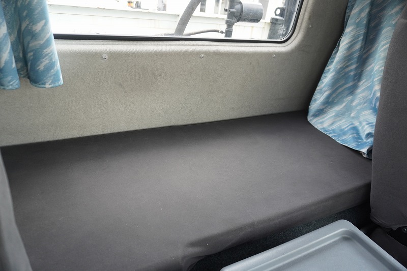 ファイター　増トン　「ワイド　ベッド付」　重機運搬車　タダノ製ハイジャッキ　美川ボディー製造りボディー　積載４９００ｋｇ　ウインチ　ラジコン　アユミ板掛け　アルミブロック　アオリ上部プロテクター付き　三方開　鳥居ラダー＆下部シマ板張り　床フック　アルミホイール　メッキパーツ　社外ナビ　フルセグＴＶ　ＥＴＣ　バックカメラ　坂道発進補助　６速ＭＴ！中型免許対応！希少車！！　車検「Ｒ８年２月まで！」40
