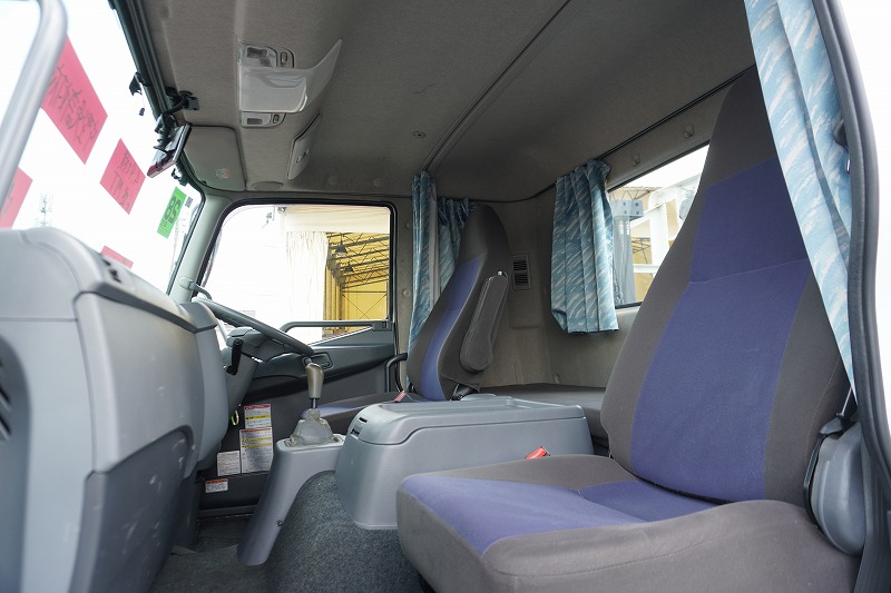 ファイター　増トン　「ワイド　ベッド付」　重機運搬車　タダノ製ハイジャッキ　美川ボディー製造りボディー　積載４９００ｋｇ　ウインチ　ラジコン　アユミ板掛け　アルミブロック　アオリ上部プロテクター付き　三方開　鳥居ラダー＆下部シマ板張り　床フック　アルミホイール　メッキパーツ　社外ナビ　フルセグＴＶ　ＥＴＣ　バックカメラ　坂道発進補助　６速ＭＴ！中型免許対応！希少車！！　車検「Ｒ８年２月まで！」46