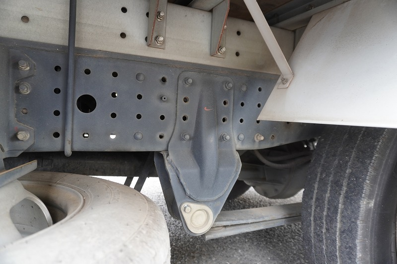 キャンター　１０尺　アルミバン　積載１５００ｋｇ　高箱　内高２．３ｍ　ラッシング２段　バックカメラ　ＥＴＣ　フォグランプ　パブコ製　ワンオーナー！ＡＴ車！9