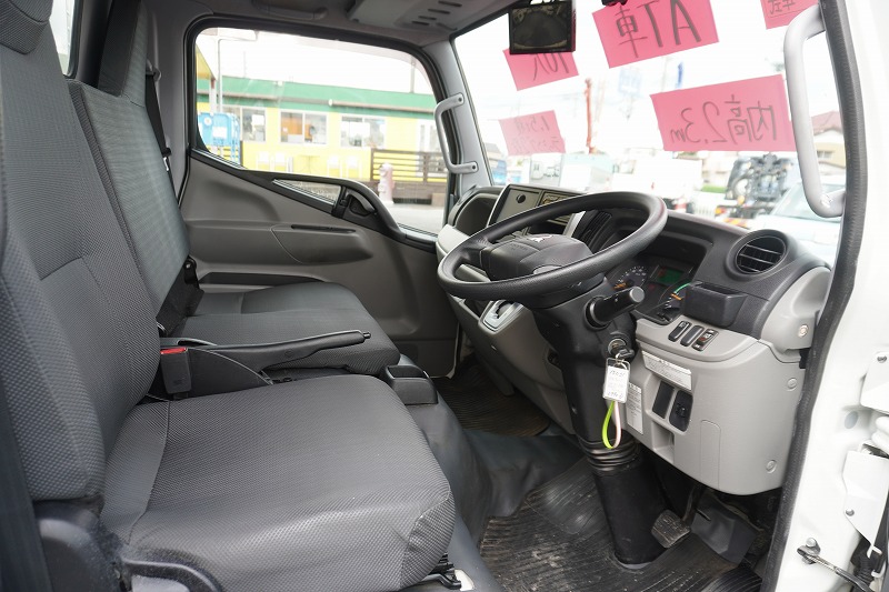 キャンター　１０尺　アルミバン　積載１５００ｋｇ　高箱　内高２．３ｍ　ラッシング２段　バックカメラ　ＥＴＣ　フォグランプ　パブコ製　ワンオーナー！ＡＴ車！32