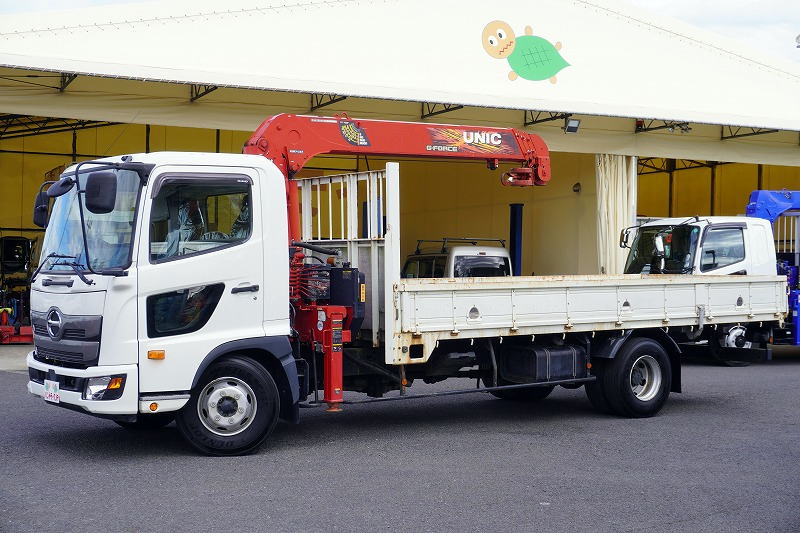 レンジャー　４トン　「標準幅　ベッドレス」　４段クレーン　積載２４５０ｋｇ　古河ユニック製　５．４ｍ長　ラジコン　フックイン　２．９３ｔ吊　セイコーラック　ロープ穴３対　ＥＴＣ　衝突軽減ブレーキ　車線逸脱警報　ＡＴ車！