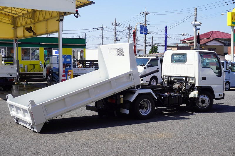 エルフ　「標準幅」　強化　ローダーダンプ　新明和製　三方開　積載３０００ｋｇ　スライド用ラジコン　ダンプピン　ＥＴＣ　坂道発進補助　キーレス　６速ＭＴ！フロント画像
