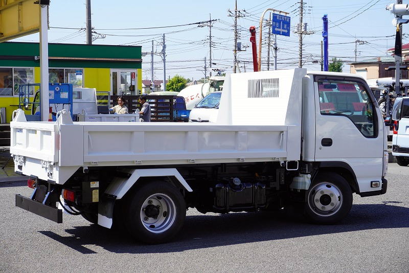 エルフ　「標準幅」　強化　ローダーダンプ　新明和製　三方開　積載３０００ｋｇ　スライド用ラジコン　ダンプピン　ＥＴＣ　坂道発進補助　キーレス　６速ＭＴ！6