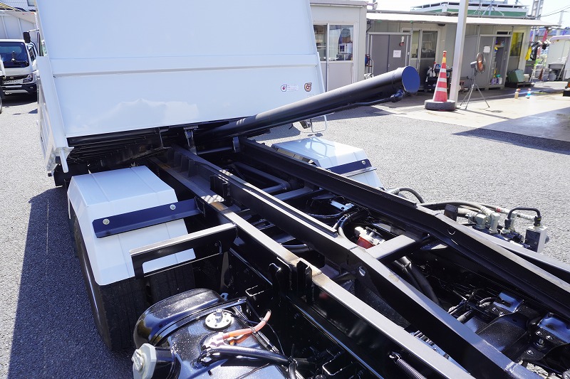 エルフ　「標準幅」　強化　ローダーダンプ　新明和製　三方開　積載３０００ｋｇ　スライド用ラジコン　ダンプピン　ＥＴＣ　坂道発進補助　キーレス　６速ＭＴ！18