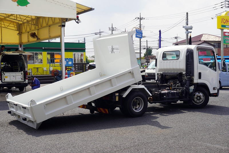 エルフ　「ワイド」　強化　ローダーダンプ　新明和製　一方開　積載３７５０ｋｇ　スライド用ラジコン　ＥＴＣ　ダンプピン　壁面フック３対　ＡＴ車！フロント画像