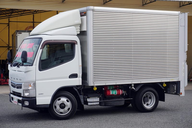 キャンター　１０尺　アルミバン　積載２０００ｋｇ　跳ね上げ式　垂直パワーゲート　ラッシング２段　荷台ステンレス張り　導風板　換気扇　バックカメラ　ＥＴＣ　フォグランプ　５速ＭＴ！7