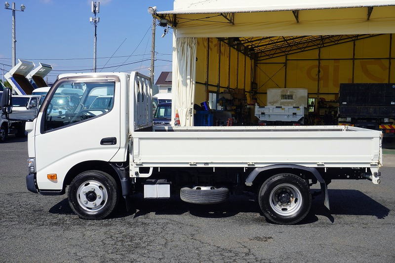 デュトロ　「標準幅　ショート」　平ボディー　積載２０００ｋｇ　三方開　全低床　左電格ミラー　ＥＴＣ　５速ＭＴ！1