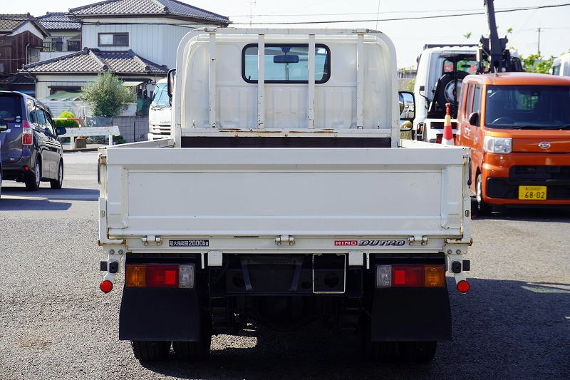 デュトロ　「標準幅　ショート」　平ボディー　積載２０００ｋｇ　三方開　全低床　左電格ミラー　ＥＴＣ　５速ＭＴ！2