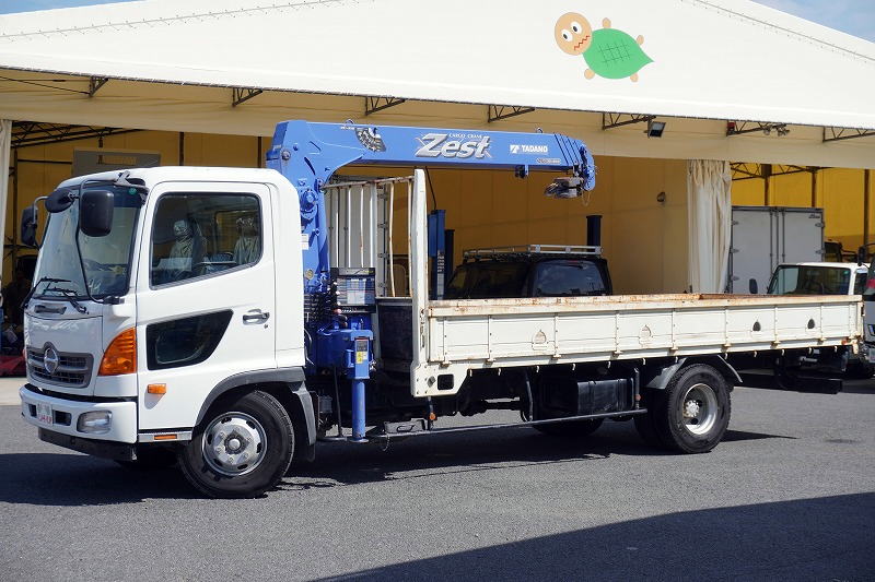 レンジャー　４トン　「標準幅　ベッドレス」　４段クレーン　積載２５５０ｋｇ　タダノ製　５．４ｍ長　ラジコン　フックイン　２．９３ｔ吊　ロープ穴４対　床フック４対　鳥居下部鉄板張り　ＥＴＣ２．０　ＡＴ車！フロント画像