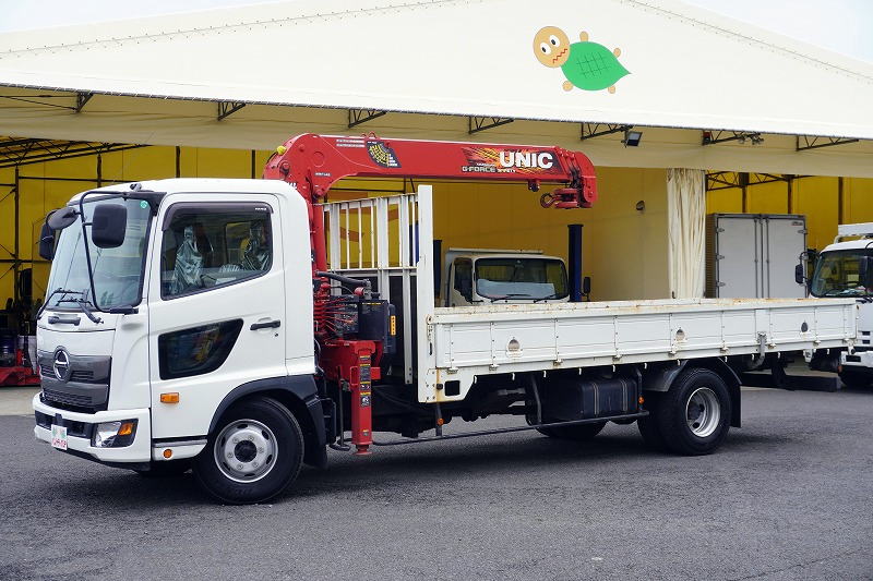 レンジャー　４トン　「標準幅　ベッドレス」　４段クレーン　積載２４５０ｋｇ　古河ユニック製　５．４ｍ長　ラジコン　フックイン　２．９３ｔ吊　セイコーラック　ロープ穴３対　ＥＴＣ　衝突軽減ブレーキ　車線逸脱警報　ＡＴ車！フロント画像