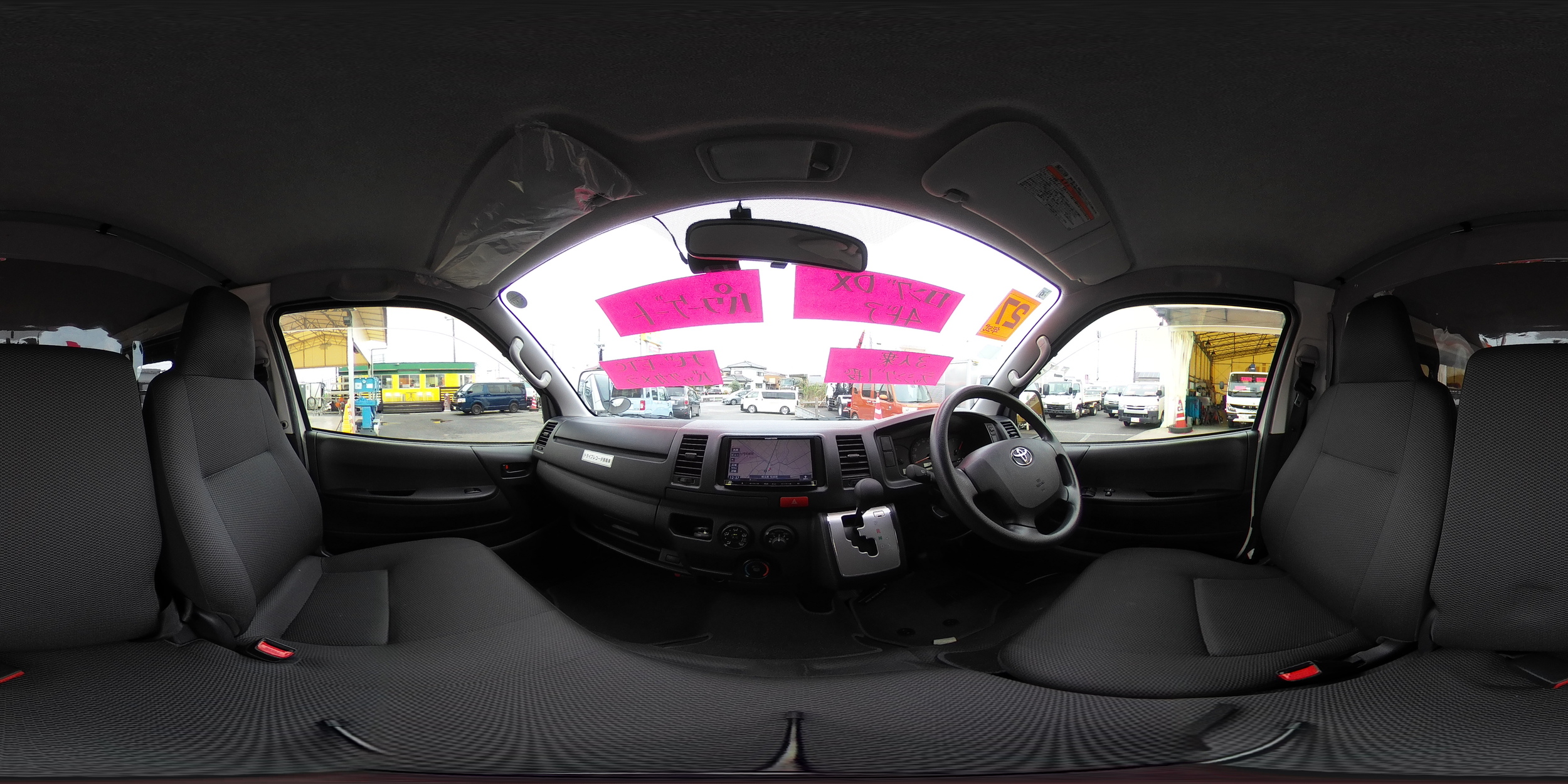 ハイエース　ロング　ＤＸ　４ドア　ガソリン車　３人乗り　トヨタ車体製パワーゲート　荷室加工有り　荷台板張り　ラッシング１段　セパレーターカーテン　小窓　バックカメラ　社外ナビ　ＥＴＣ　キーレス　ＡＴ車！2