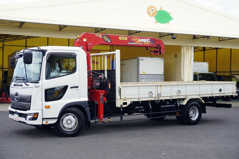レンジャー　４トン　「ベッドレス」　４段クレーン　積載２４００ｋｇ　古河ユニック製　５．４ｍ長　ラジコン　フックイン　２．９３ｔ吊　セイコーラック　ロープ穴３対　坂道発進補助　衝突軽減ブレーキ　車線逸脱警報　６速ＭＴ！フロント画像