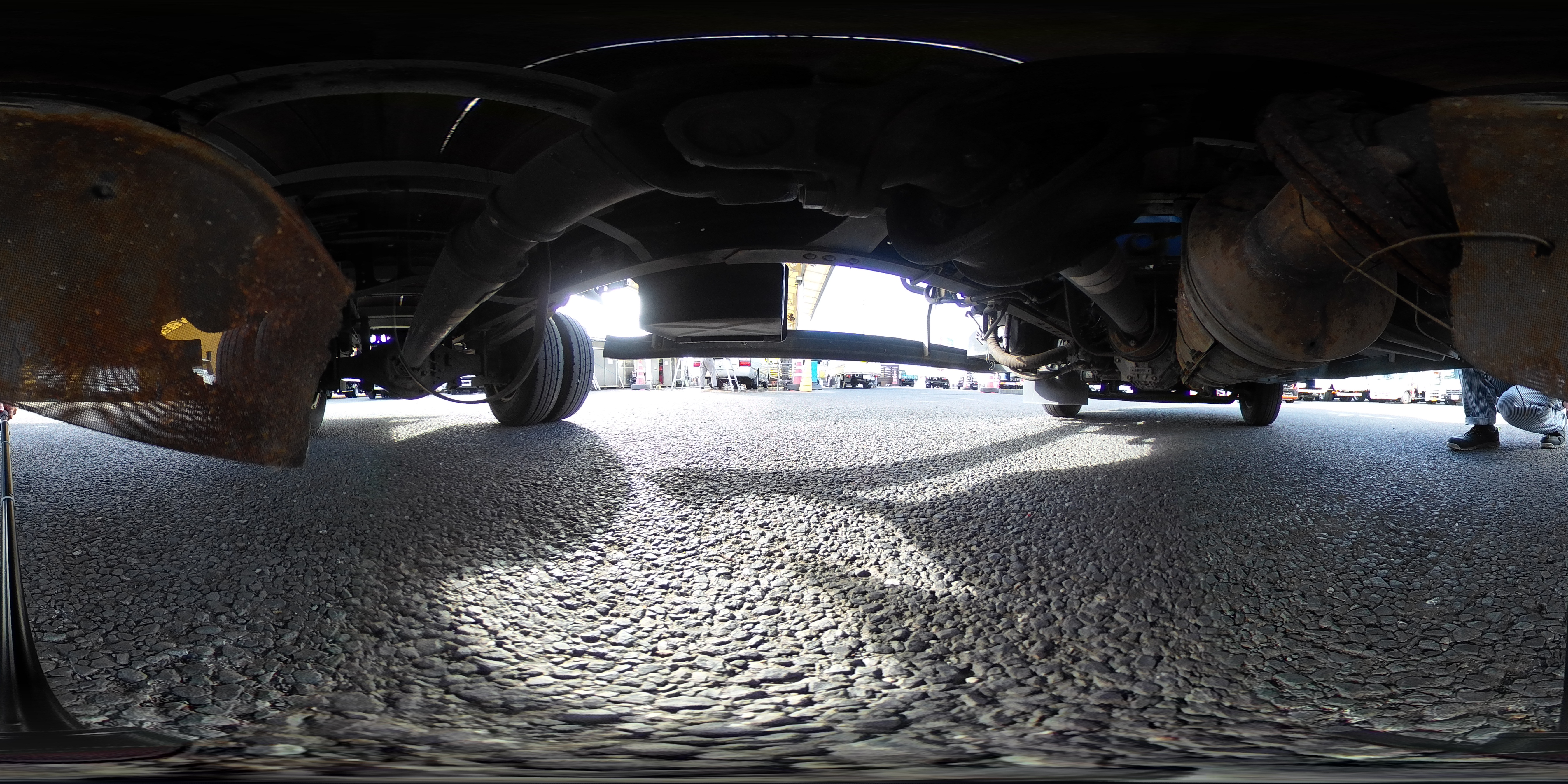 ダイナ　「ワイドロング」　４段クレーン　積載２０００ｋｇ　タダノ製　ラジコン　フックイン　２．６３ｔ吊　セイコーラック　鳥居下部鉄板張り　ロープ穴３対　ＥＴＣ　５速ＭＴ！1