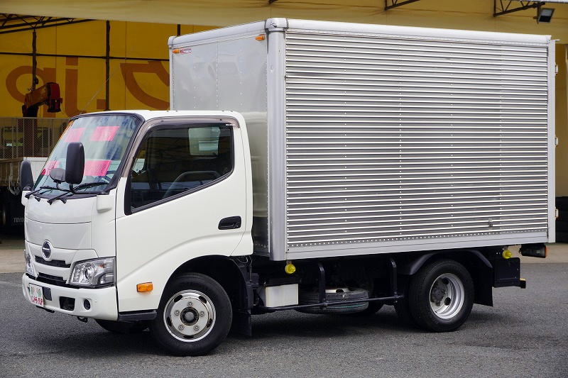 デュトロ 10尺 アルミバン 積載2000kg ラッシング2段 バックカメラ 社外ナビ ETC2.0 LEDヘッドライト 電動パーキングブレーキ クリアランスソナー 90度ストッパー 全高2.8m以下 パブコ製 AT車!フロント画像