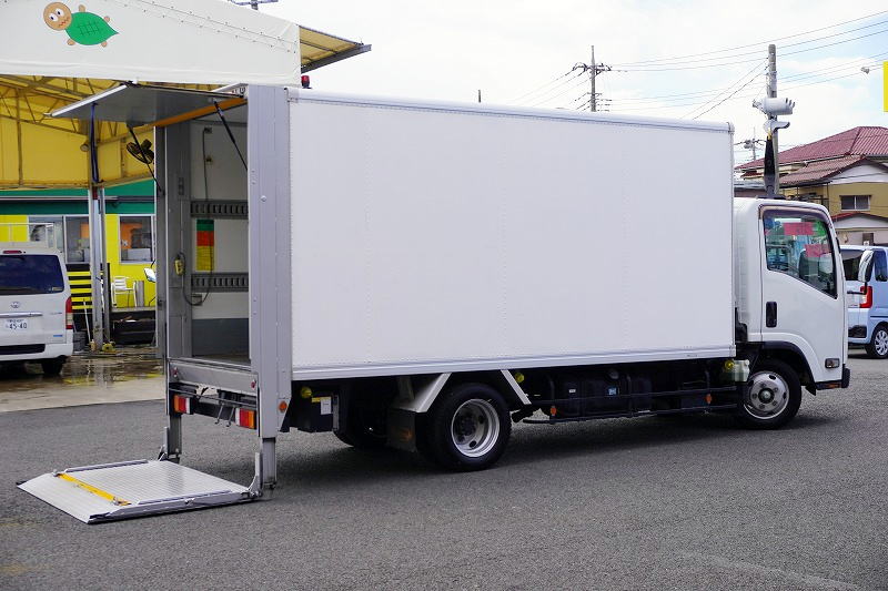 エルフ 「標準幅 ロング」 パネルバン 積載1600kg 跳ね上げ式 垂直パワーゲート ラッシング2段 バックカメラ 左電格ミラー キーレス 全低床 北村製 AT車!準中型(5トン限定)免許対応!希少車!!フロント画像