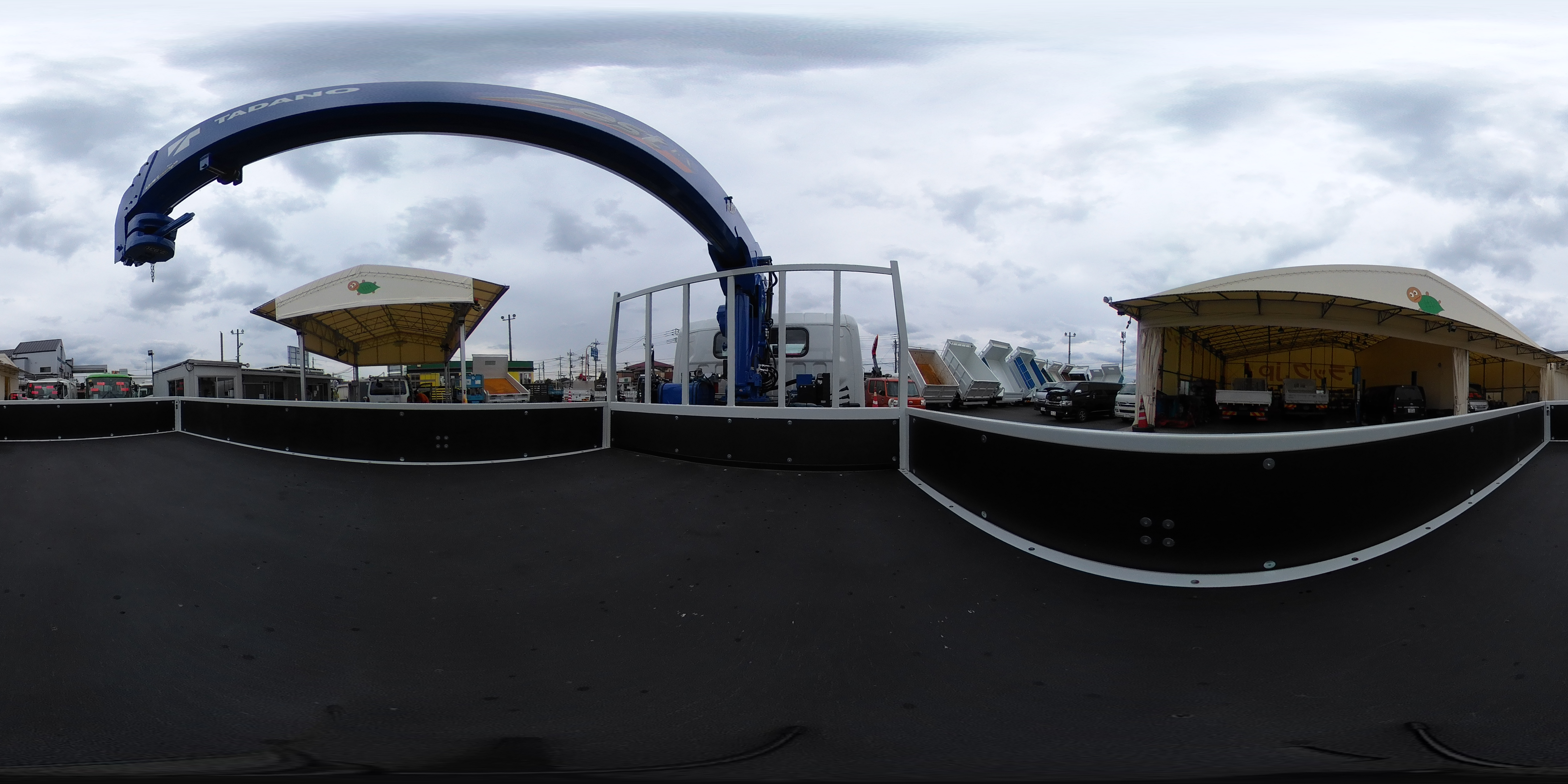 （未使用）　キャンター　「ワイドロング」　４段クレーン　積載３３５０ｋｇ　タダノ製　ラジコン　フックイン　２．９３ｔ吊　バックカメラ　ＥＴＣ　坂道発進補助　左電格ミラー　ＬＥＤヘッドライト＆フォグランプ　スマートキー　衝突軽減ブレーキ　車線逸脱警報　５速ＭＴ！　車検「Ｒ９年４月まで！」2