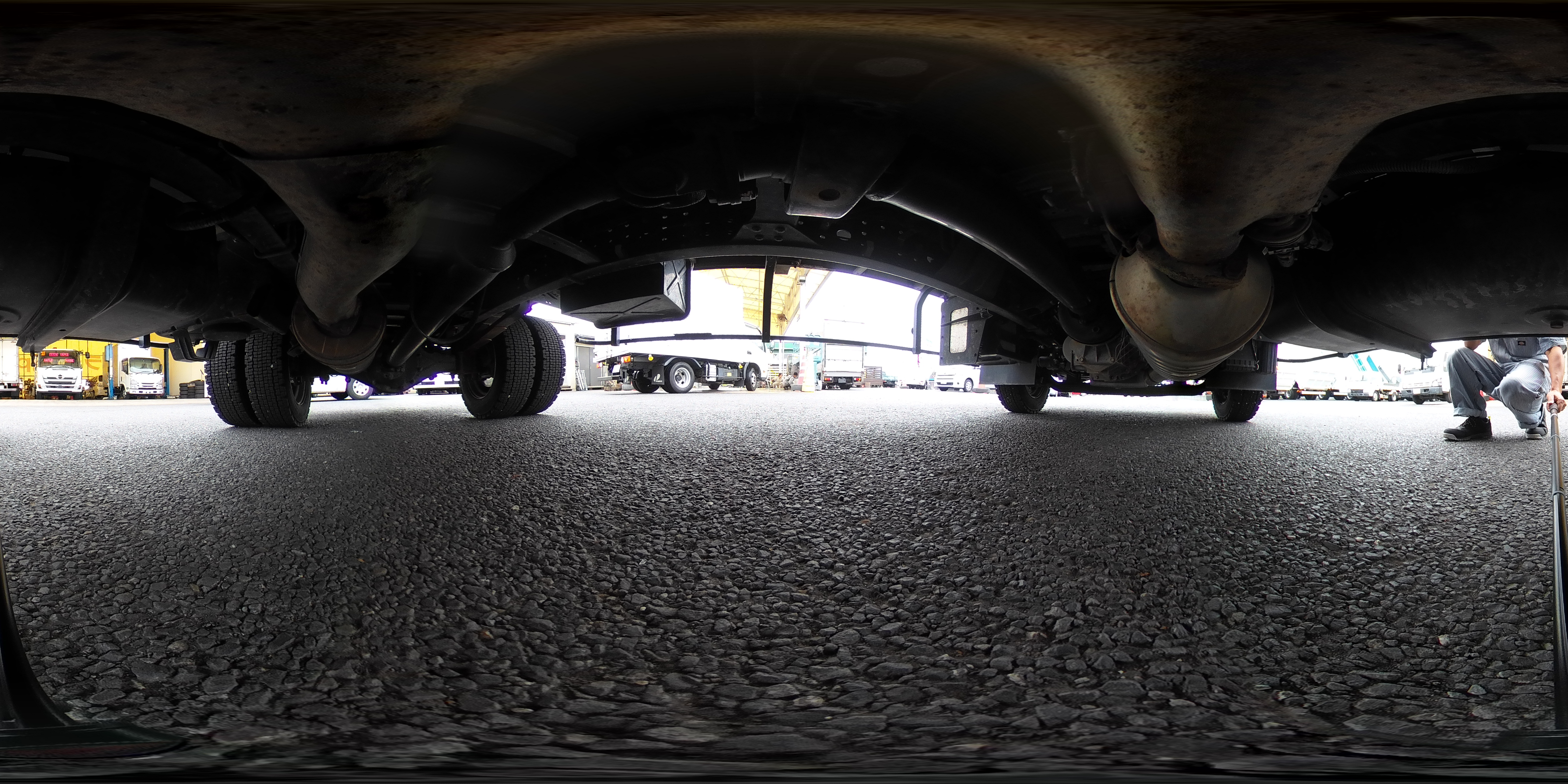 キャンター　「ワイドロング」　アルミバン　積載３５００ｋｇ　サイドドア　ラッシング２段　９０度ストッパー　バックカメラ　左電格ミラー　坂道発進補助　フォグランプ　衝突軽減ブレーキ　車線逸脱警報　パブコ製　５速ＭＴ！1