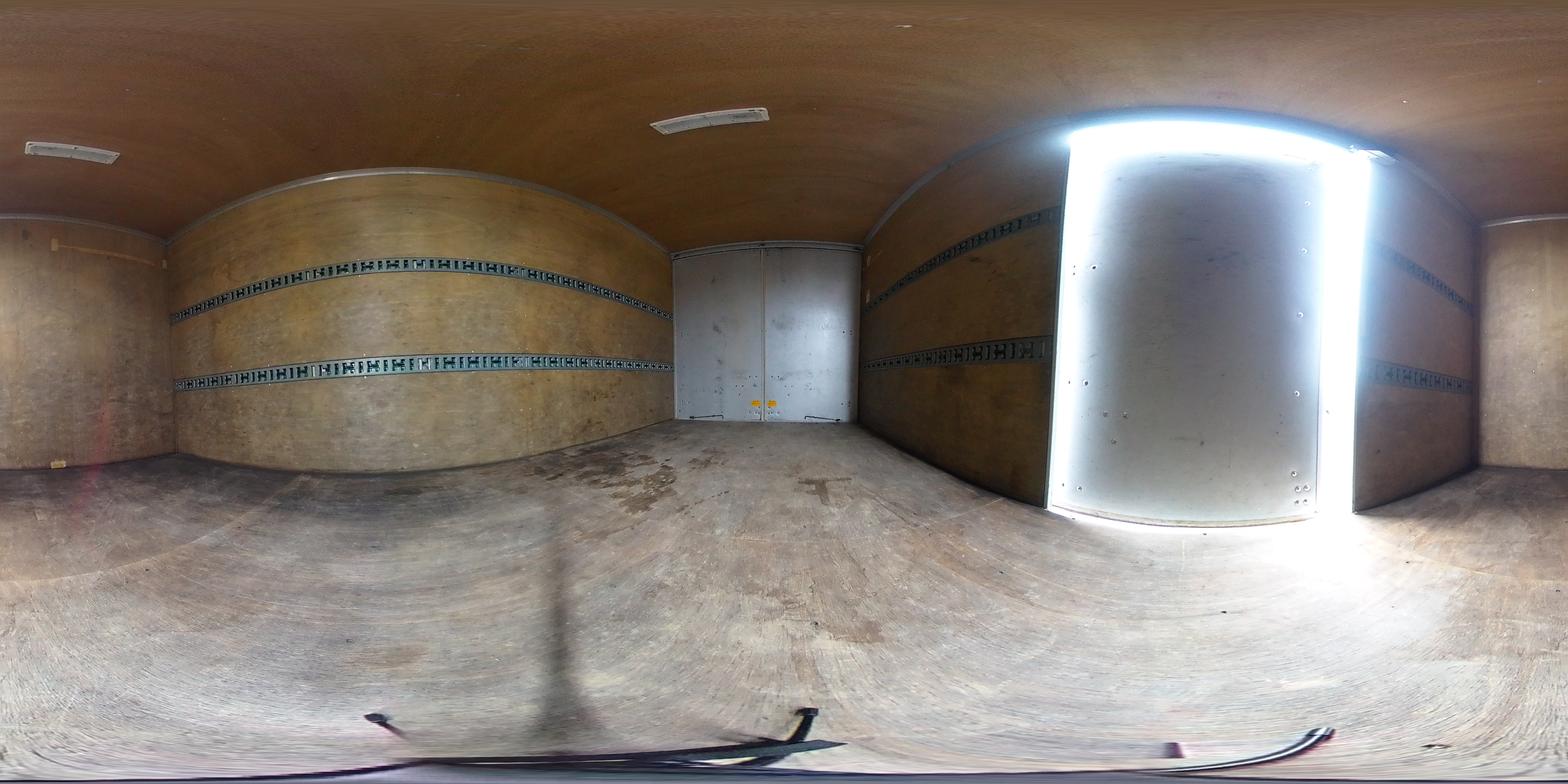 キャンター　「ワイドロング」　アルミバン　積載３５００ｋｇ　サイドドア　ラッシング２段　９０度ストッパー　バックカメラ　左電格ミラー　坂道発進補助　フォグランプ　衝突軽減ブレーキ　車線逸脱警報　パブコ製　５速ＭＴ！2