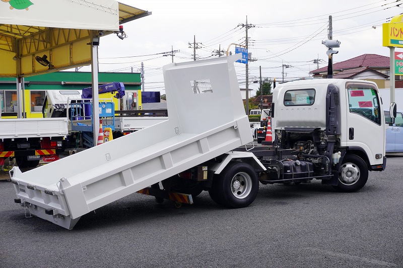 エルフ 「ワイド」 強化 ローダーダンプ 新明和製 一方開 積載3750kg スライド用ラジコン ETC ダンプピン AT車!フロント画像
