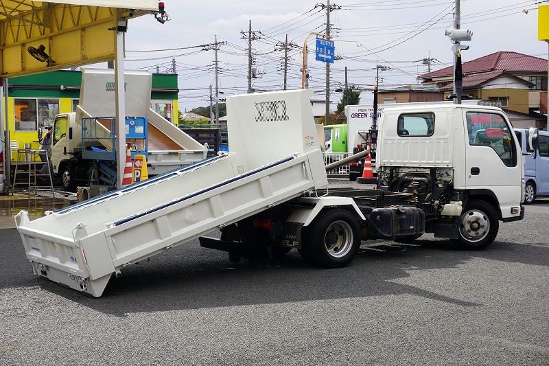 エルフ 「標準幅」 強化 ローダーダンプ 新明和製 三方開 積載3000kg 手動コボレーン スライド用ラジコン ダンプピン ETC キーレス AT車!フロント画像