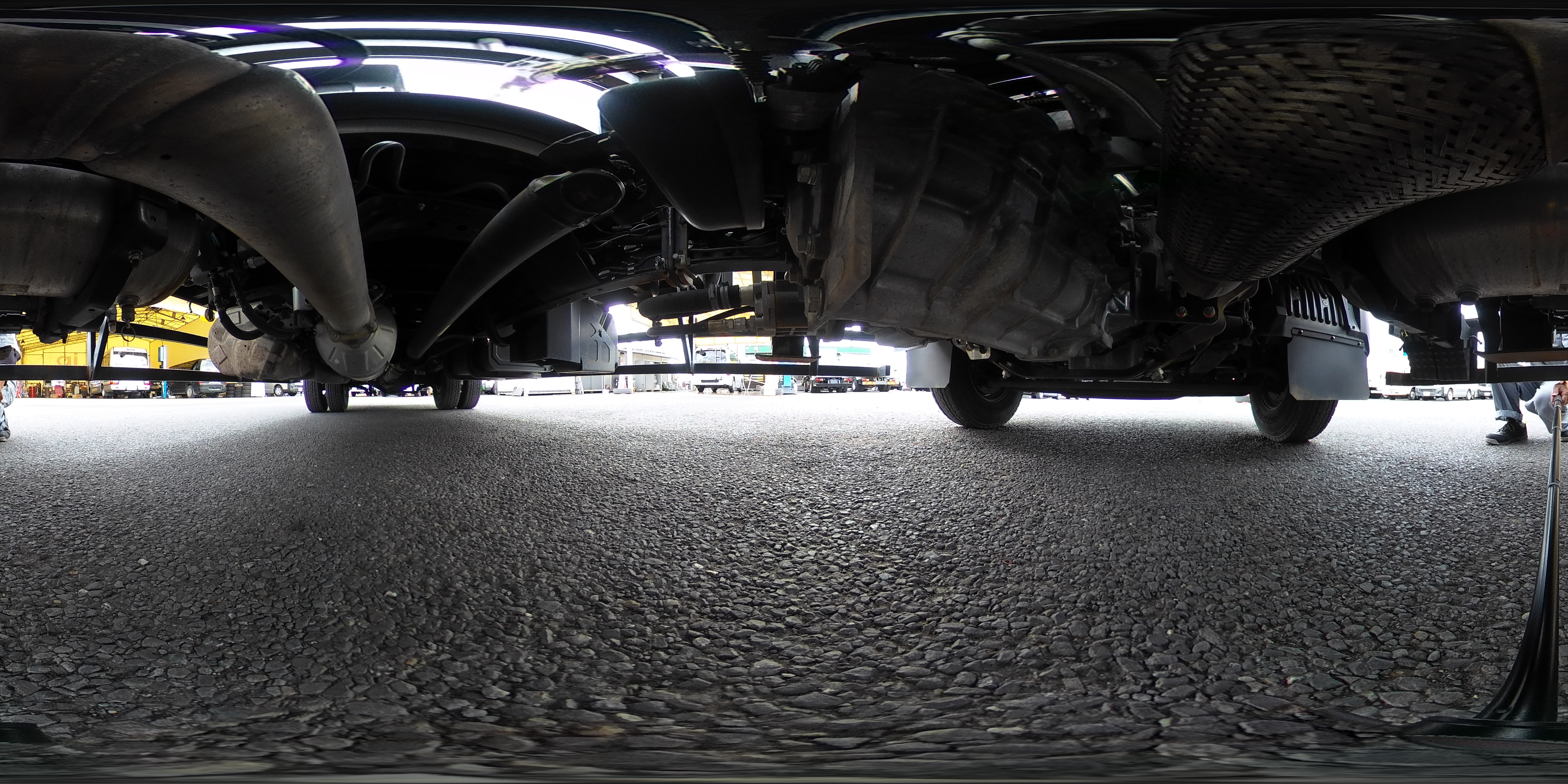 レンジャー　４トン　「ワイド　ベッド付き」　重機運搬車　タダノ製ハイジャッキ　造りボディー　積載２０５０ｋｇ　ウインチ　ラジコン　アユミ板掛け　アルミブロック　鳥居シマ板張り　ＬＥＤ作業灯　坂道発進補助　ＥＴＣ　衝突軽減ブレーキ　車線逸脱警報　低走行！６速ＭＴ！1