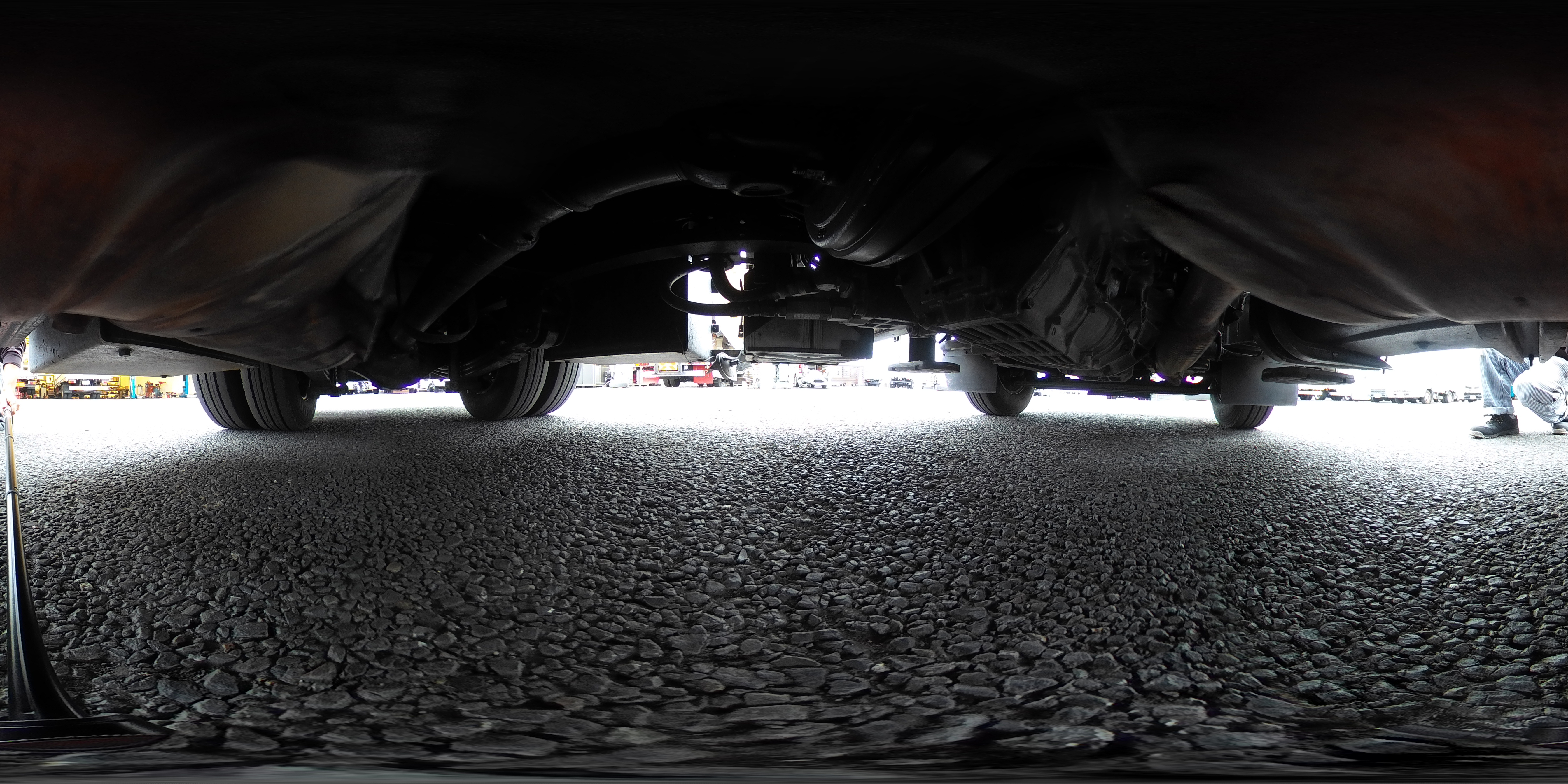 デュトロ　高所作業車　アイチ製（ＳＨ１１Ａ）　最大地上高１１ｍ　ＦＲＰバケット　バケット積載荷重２００ｋｇ　積載４００ｋｇ　工具入れ　ジョイスティックタイプ　ユニットアワーメーター：１５３０ｈ　サブバッテリー　ブーム自動格納　ジャッキ自動張出　左電格ミラー　坂道発進補助　ＥＴＣ　フォグランプ　電動パーキングブレーキ　電気工事仕様！５速ＭＴ！1