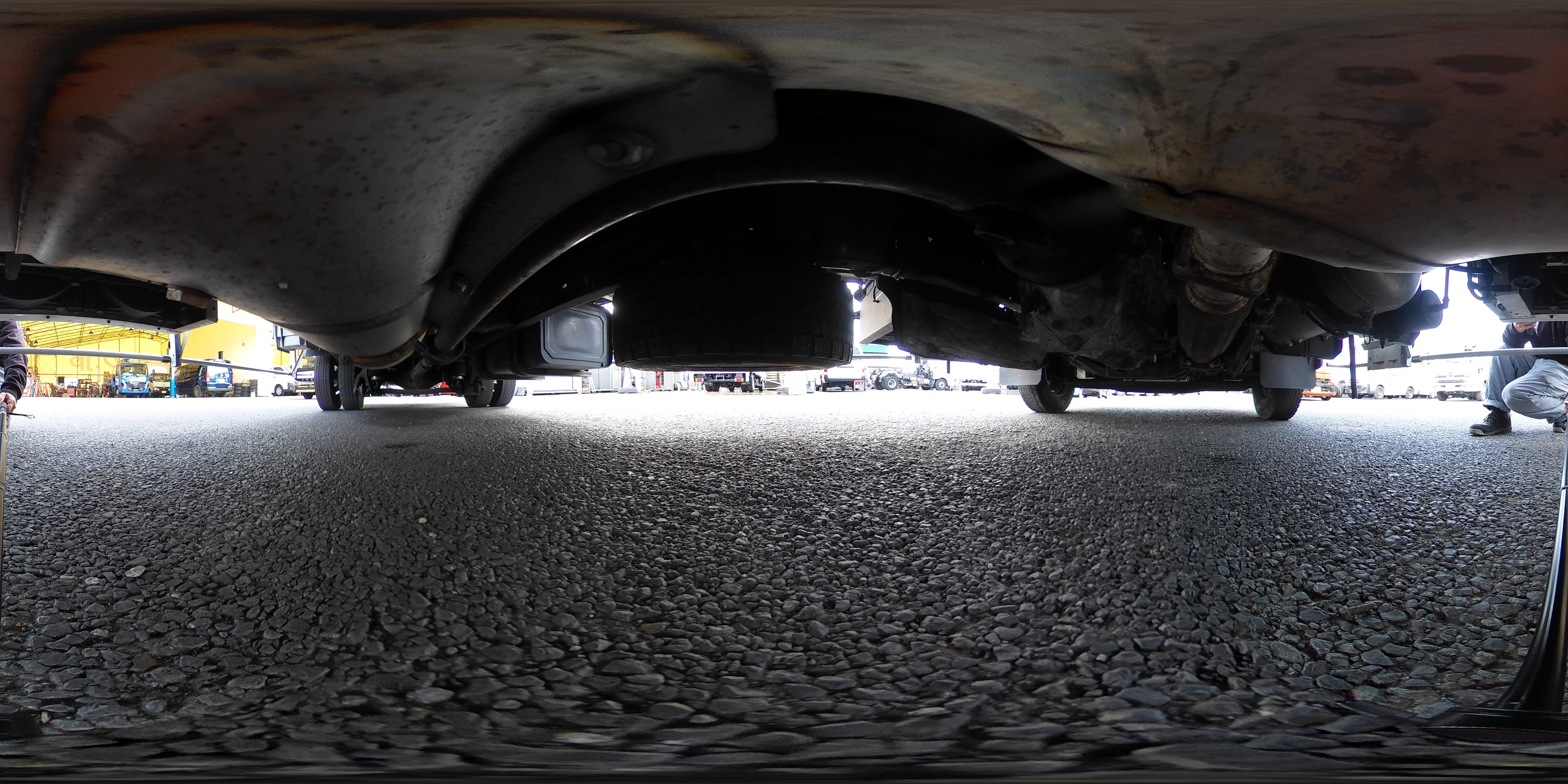 レンジャー　４トン　「ワイド　ハイルーフ　ベッド付き」　冷蔵ウイング　積載２３５０ｋｇ　リアエアサス　６．２ｍ長　ラッシング２段　セイコーラック　坂道発進補助　ＨＩＤヘッドライト　サーモキング製　６速ＭＴ！　車検「Ｒ８年１０月まで！」1