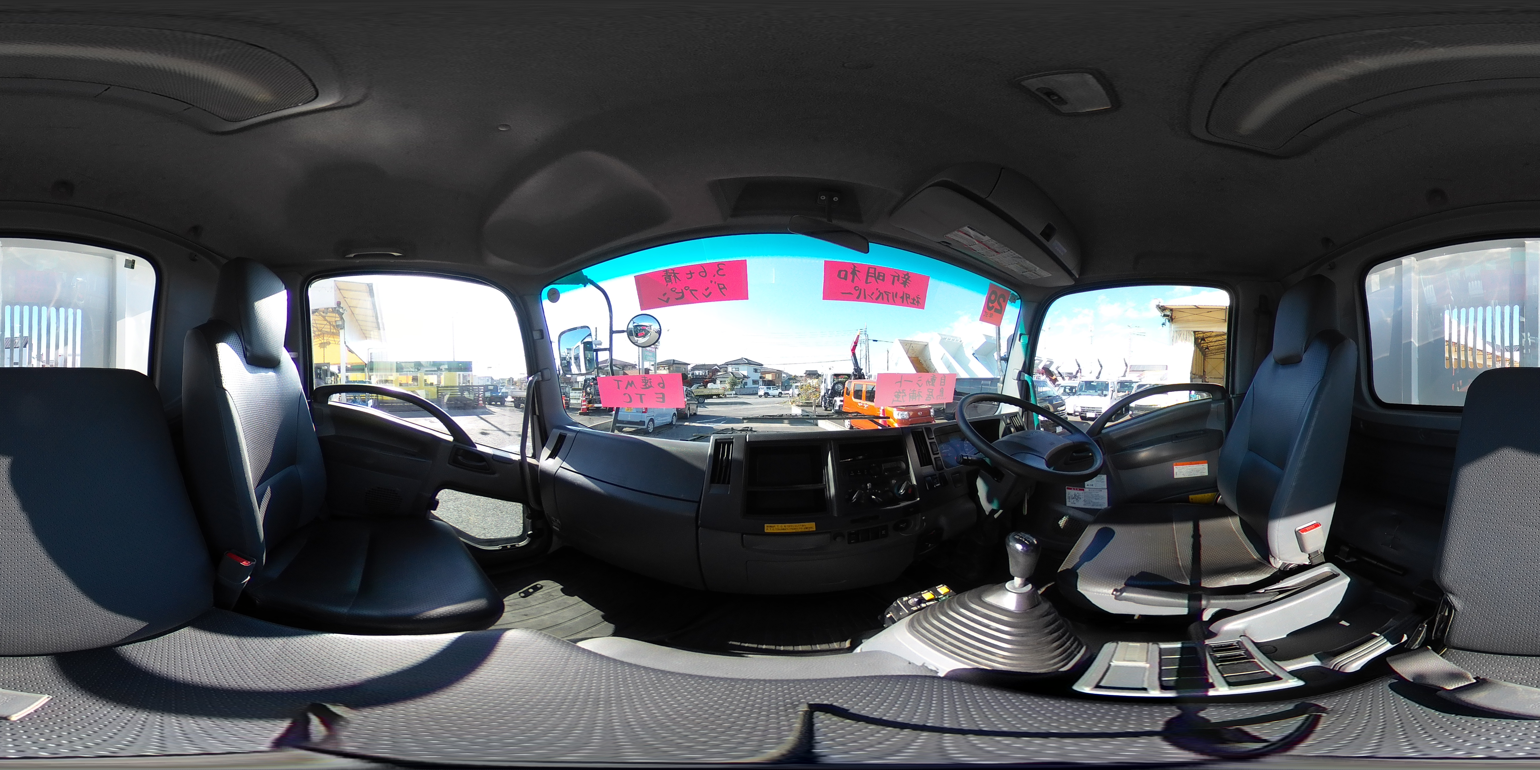 フォワード　４トン　「ベッドレス」　強化ダンプ　一方開　新明和製　積載３６００ｋｇ　電動コボレーン　鳥居アングル補強　社外リアバンパー　ダンプピン　ＥＴＣ　６速ＭＴ！　車検「Ｒ８年５月まで！」1