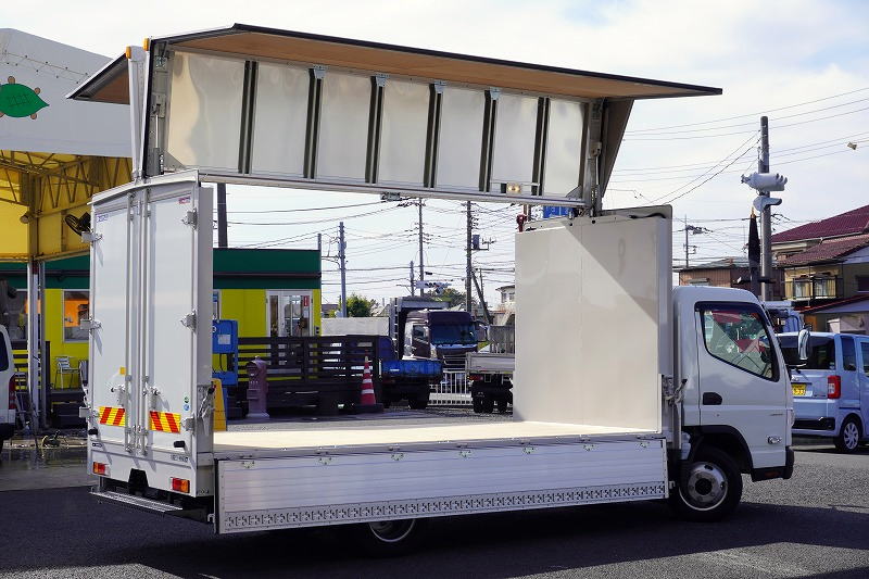 (未使用) キャンター 「ワイドロング」 アルミウイング 積載2000kg ラッシング1段 落とし込みフック4対 LEDヘッドライト&フォグランプ 坂道発進補助 左電格ミラー スマートキー 衝突軽減ブレーキ 車線逸脱警報 パブコ製 5速MT!フロント画像