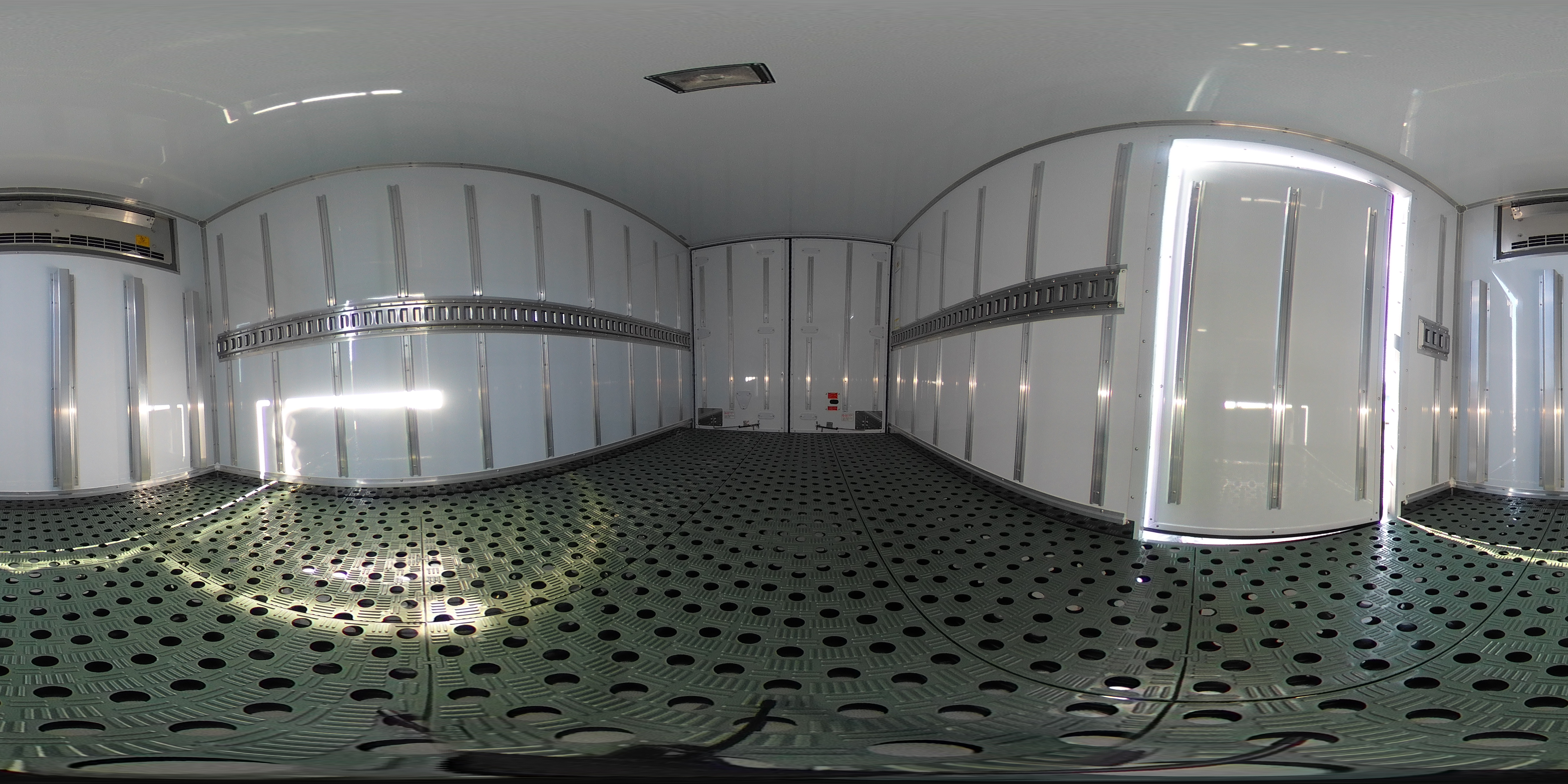 （未使用）　キャンター　１０尺　冷蔵冷凍車　積載２０００ｋｇ　サイドドア　東プレ製　－３０度設定　ラッシング１段　エアリブ　荷台ステンレス張り＆スノコ付き　９０度ストッパー　バックカメラ　左電格ミラー　ＬＥＤヘッドライト＆フォグランプ　衝突軽減ブレーキ　車線逸脱警報　５速ＭＴ！　車検「Ｒ９年７月まで！」2